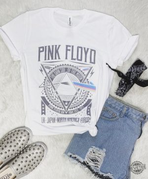 Dark Side Of The Moon Shirt Pink Floyds Dark Side Of The Moon Shirt revetee 4