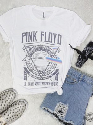 Dark Side Of The Moon Shirt Pink Floyds Dark Side Of The Moon Shirt revetee 4