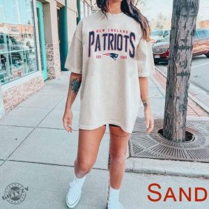 Vintage New England Shirt Patriots Sweatshirt New England Football Fan Hoodie Patriots Tee Patriots Tshirt Game Day Apparel giftyzy 2