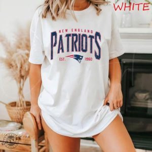 Vintage New England Shirt Patriots Sweatshirt New England Football Fan Hoodie Patriots Tee Patriots Tshirt Game Day Apparel giftyzy 3