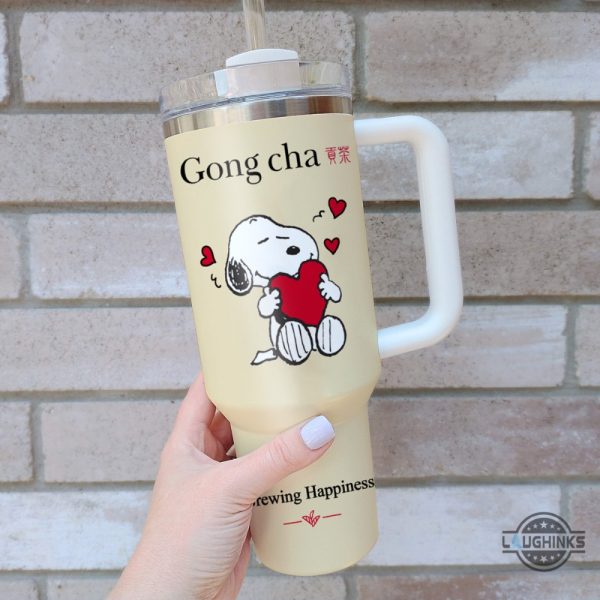 gong cha snoopy tumbler replica snoopy hugging heart tumblers the peanut stanley cup dupe laughinks 3