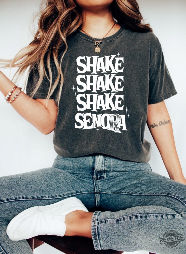 Shake Shake Shake Senora T Shirt Beetlejuice Costume Girl Beetlejuice Characters Girls Beetlejuice Costume Spirit Halloween Hoodie Sweatshirt New revetee 1