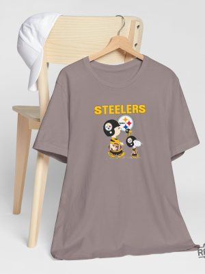 Snoopy Steelers Football Unisex Jersey Short Sleeve Tee Shirt Nfl Football Steelers Snoopy Peanuts Hoodie Sweatshirt T Shirt New revetee 2