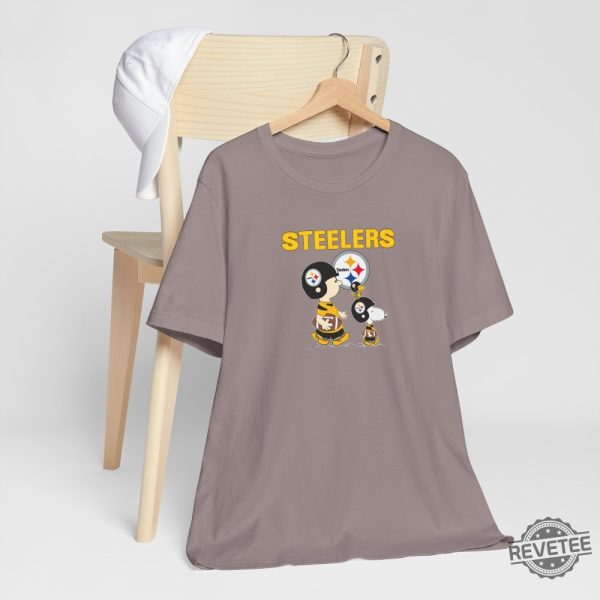 Snoopy Steelers Football Unisex Jersey Short Sleeve Tee Shirt Nfl Football Steelers Snoopy Peanuts Hoodie Sweatshirt T Shirt New revetee 2