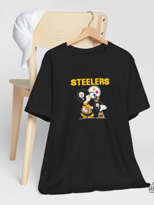 Snoopy Steelers Football Unisex Jersey Short Sleeve Tee Shirt Nfl Football Steelers Snoopy Peanuts Hoodie Sweatshirt T Shirt New revetee 4