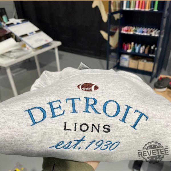 Detroit Lions Embroidered Sweatshirt Detroit Lions Shirt Gift Detroit Lions Shirt revetee 2