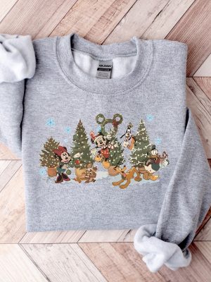 Vintage Mickey Mouse And Friend Christmas Sweatshirt Mickey And Friends Sweater Disney Christmas Shirt Disney Shirt Christmas Party 2024 Shirt Vintage Mickey revetee 2