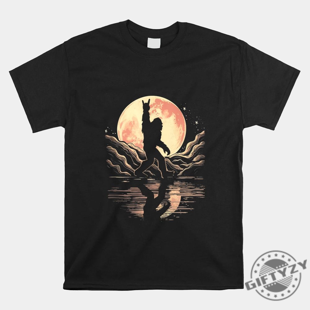 Bigfoot Rocks Hilarious Sasquatch Full Moon Tee