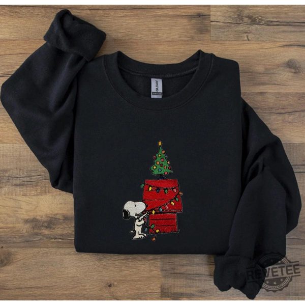 The Peanuts Snoopy Christmas Embroidered Sweatshirt Shirt Hoodie Snoopy Christmas Apparel Snoopy Christmas Tree Crewneck Unique revetee 2