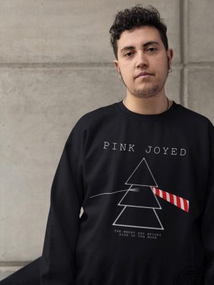 Christmas Pink Joyed The Merry And Bright Side Of The Moon Sweatshirt T Shirt Hoodie Pink Floyd Parody Dark Side Of The Moon Xmas Shirt Unique revetee 2