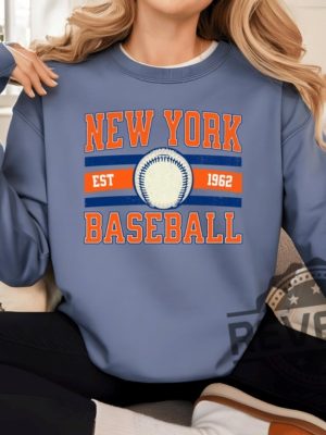 Retro New York Mets Crewneck Sweatshirt Hoodie T Shirt New York Baseball Game Day Tshirt Gift For Fan Mom Dad Daughter Son Tee Christmas Gifts revetee 2