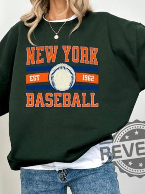 Retro New York Mets Crewneck Sweatshirt Hoodie T Shirt New York Baseball Game Day Tshirt Gift For Fan Mom Dad Daughter Son Tee Christmas Gifts revetee 5