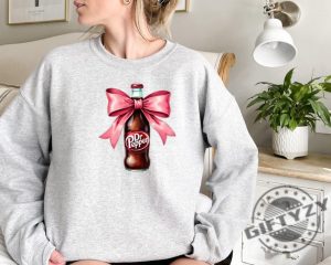 Dr Pepper Pink Bow Coquette Sweatshirt Cute Pink Soda Drink Hoodie Dr.Pepper Tshirt Aesthetic Girly Tee Dr Pepper Lover Gift giftyzy 2