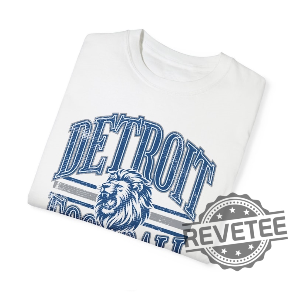 Detroit Lions Football Shirt Hoodie Sweatshirt Vintage Season Gift for Lion Fans Tee Shirts Gift For Fan Women Men Daughter Son Tees Tshirt Retro