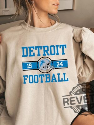 Detroit Lions Sweatshirt Hoodie T Shirt Crewneck Game Day Tee Sweater Football Fan Gift Sunday Gifts For Men Women Birthday Unique revetee 2