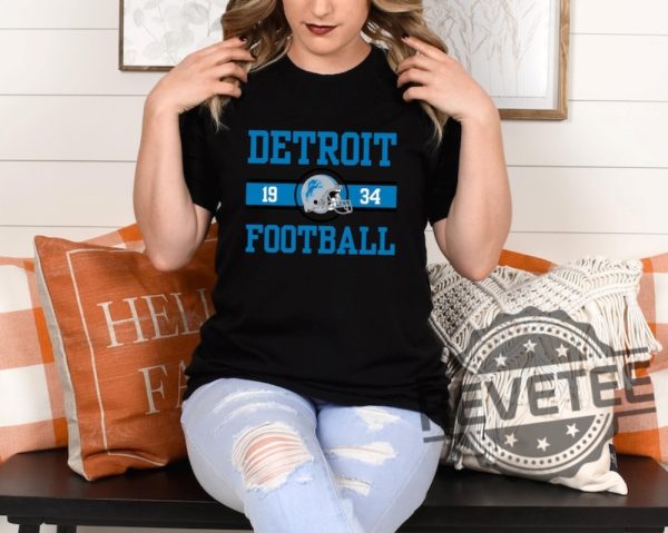 Detroit Lions Sweatshirt Hoodie T Shirt Crewneck Game Day Tee Sweater Football Fan Gift Sunday Gifts For Men Women Birthday Unique revetee 4