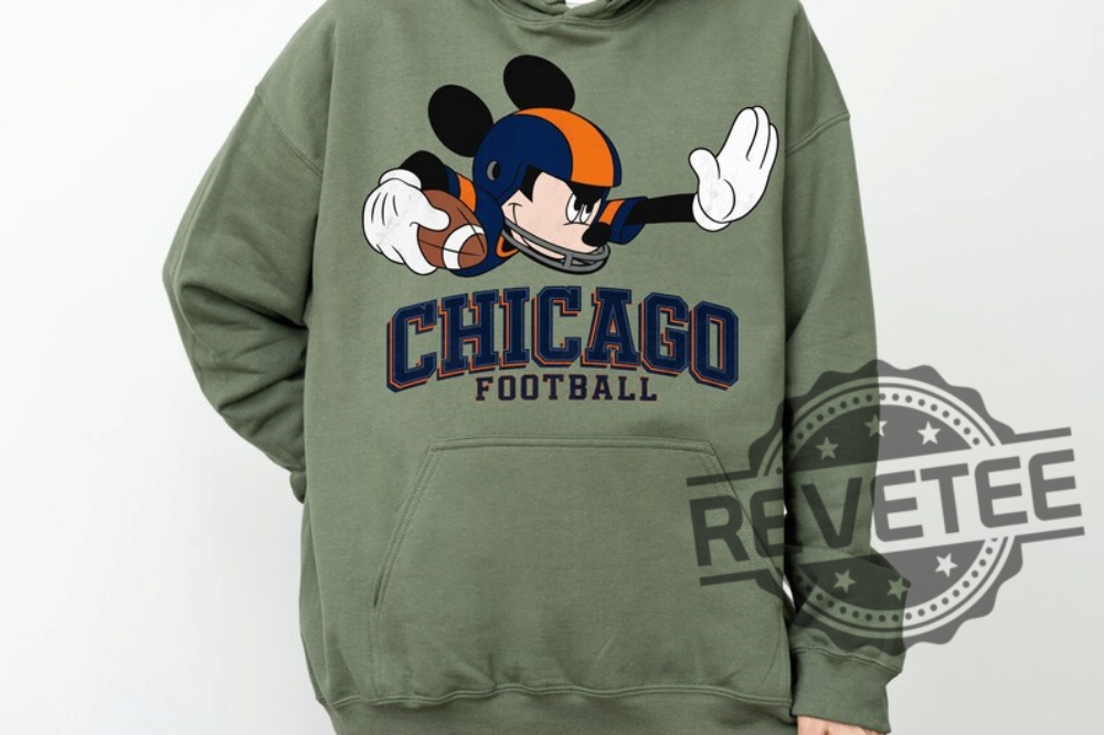 Chicago Bears Mickey Mouse Football Vintage Style Sweatshirt Hoodie Tshirt Tee Gift For Fan Mens Womens Retro Sweatshirts Sweater Hoodies Unique