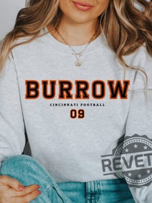 Joe Burrow 09 Cincinnati Bengals Sweatshirt Hoodie Tshirt Tee Gift For Mens Womens Joe Burrow Jersey Retro Vintage Jersey Sweater Pullover Hoodies revetee 1 4