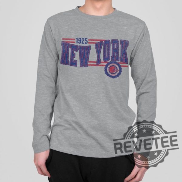 New York Giants Retro Crewneck Long Sleeve Tshirt Hoodie Ny Unisex Shirts Game Day Tshirt Giant Football Fan Gift Mens Womens Unique revetee 1 2