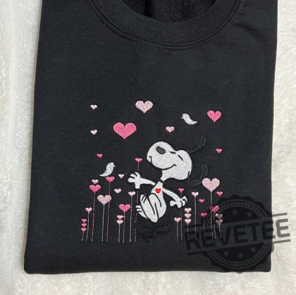 Snoopy Heart Embroidered Sweatshirt Tshirt Hoodie Tee Special Gift For Her Lovely Gift Embroidery Sweater Pullover Hoodies Valentines Unique revetee 1 1