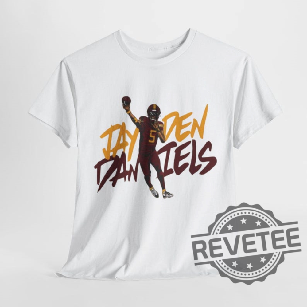 "Unique Fan Apparel: Commanders, Modern Baseball, Gojo, Deion Sanders" 17 Jayden Daniels Washington Commanders Graphic Tee Sweatshirt Hoodie Unique Tee Gift For Fan Mens Womens Unique