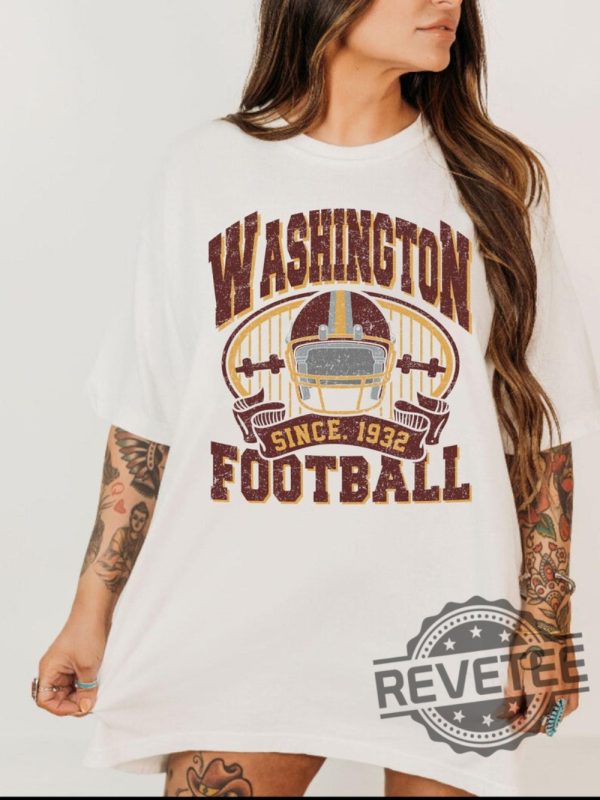 Vintage Washington Commanders Tshirt Hoodie Sweatshirt Tee Gift For Him Her Crewneck Game Day Pullover Unique revetee 1 1