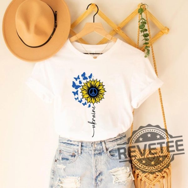 Sunflower Ukraine Hoodie Sweatshirt Pray For Freedom Support Tee revetee 1