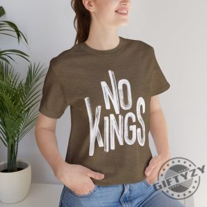 No Kings Political Statement Clothing giftyzy 7