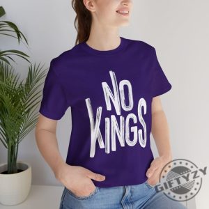 No Kings Political Statement Clothing giftyzy 8