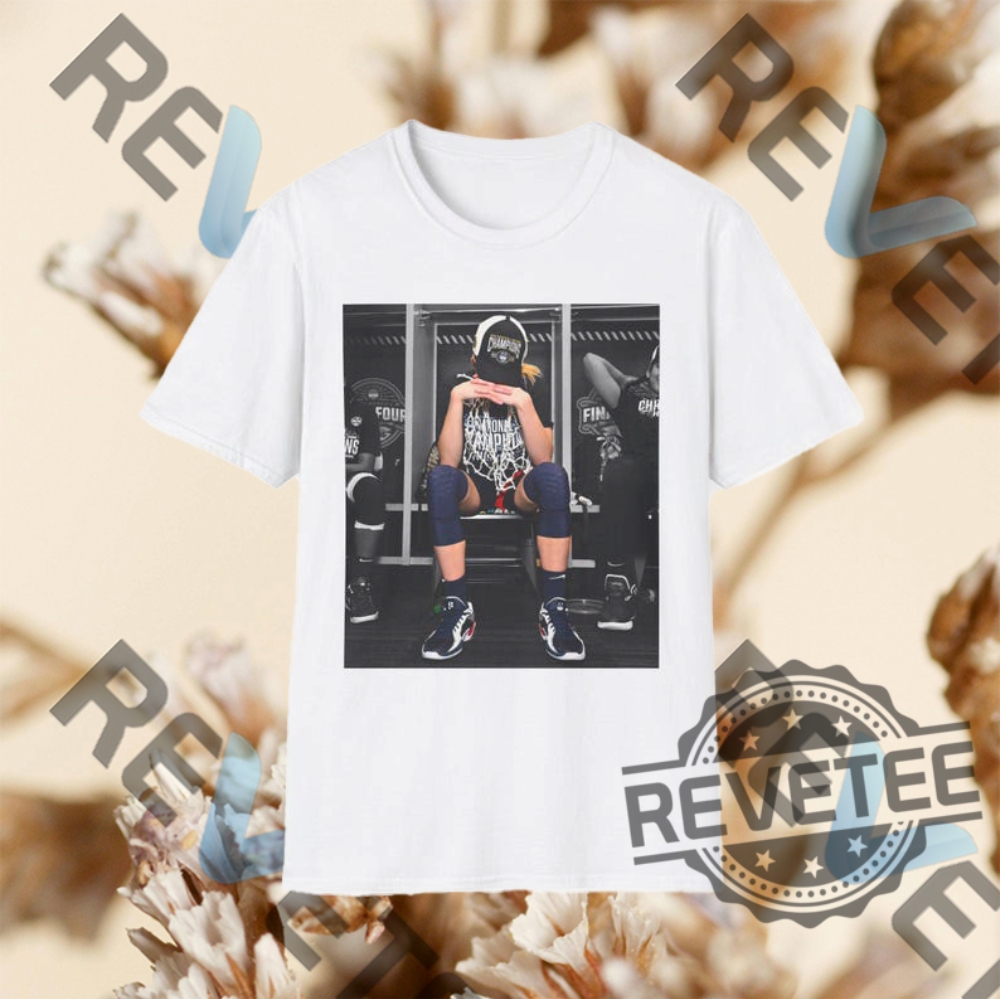 Paige Bueckers Shirt Hoodie Sweatshirt Tshirt revetee 1