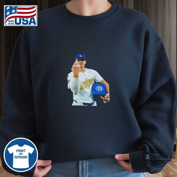 kike hernandez middle finger dodgers shirt