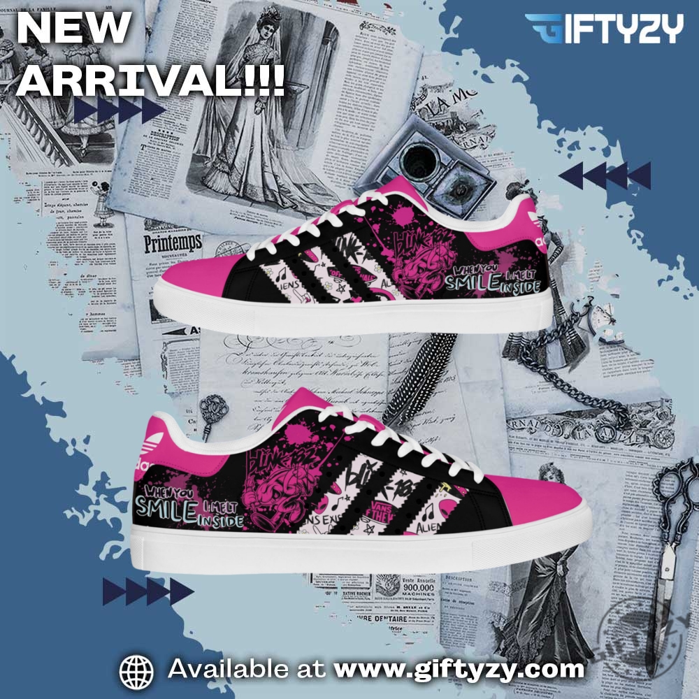 Sneakers and Tee in the spotlight today 29 Blink 182 New Stan Smith Shoes
