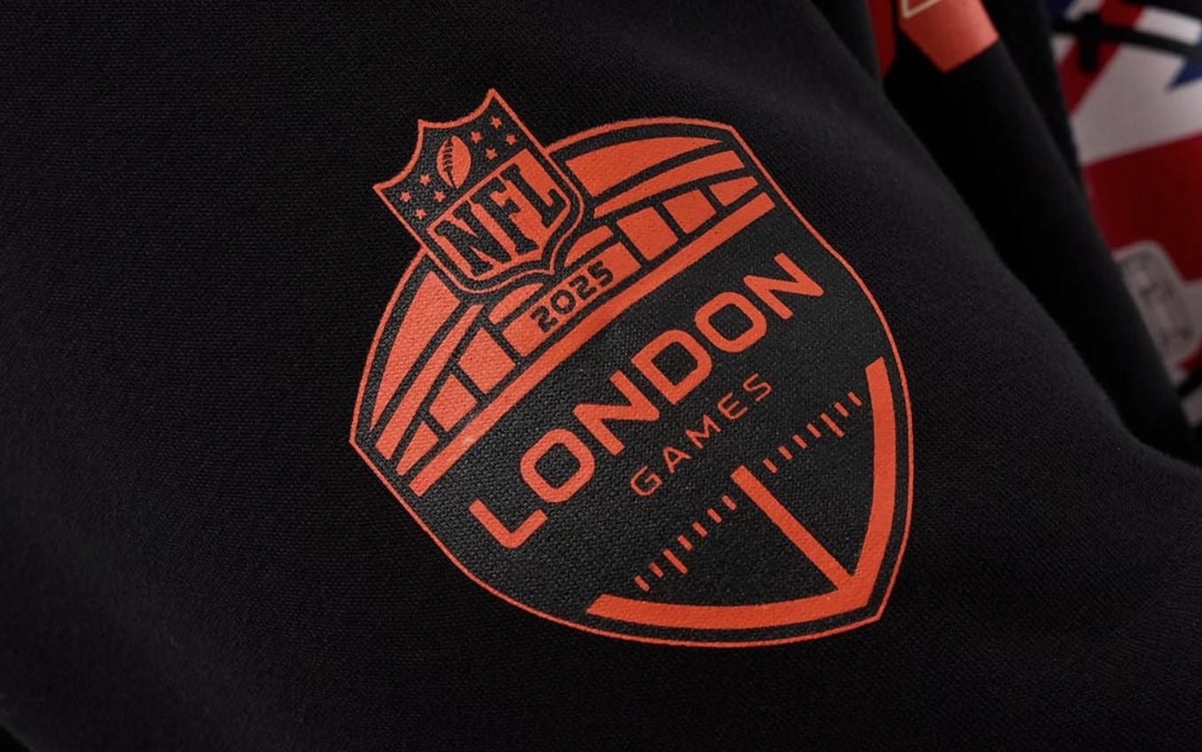 Schwarzer Cleveland Browns NFL International Series Games Hoodie – Global Fan Style