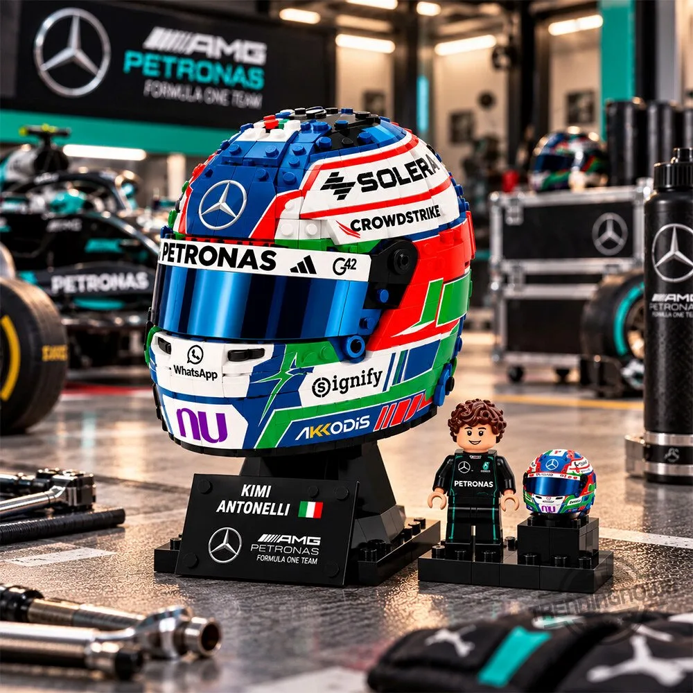LEGO Mercedes AMG F1 Kimi Antonelli Helmet Building Set 7 LEGO Mercedes AMG F1 Kimi Antonelli Helmet Building Set